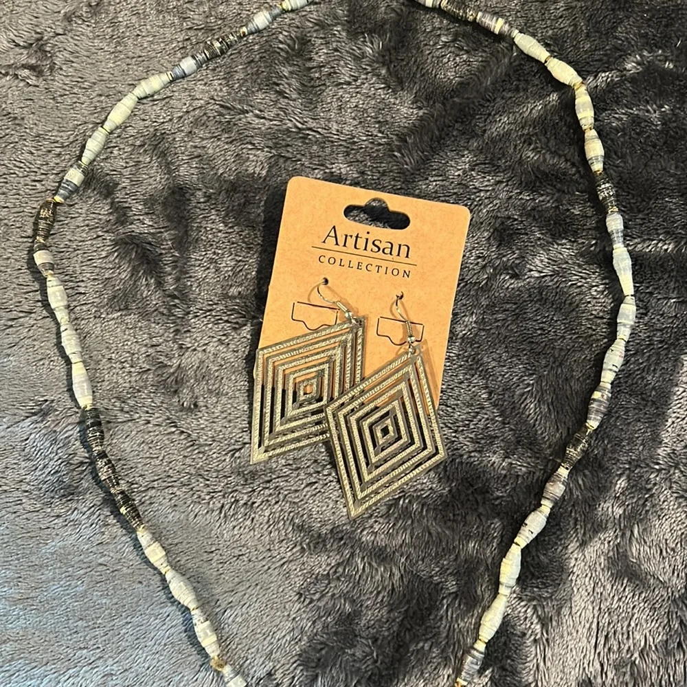 NWT ARTISAN NECKLACE AND EARRINGS - Picture 4 of 5